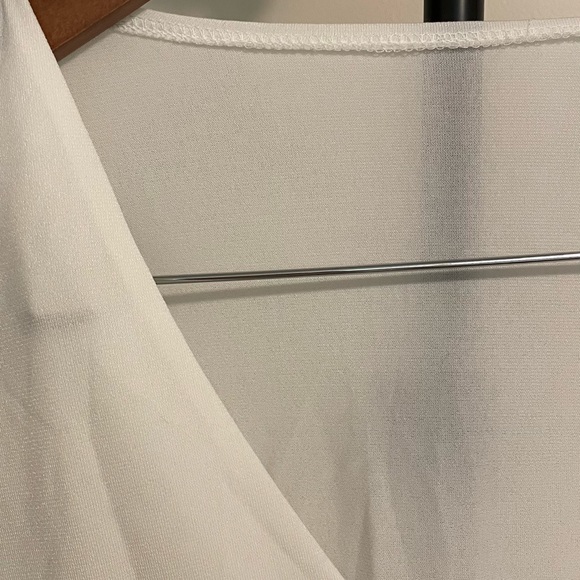 Bell sleeve crop top - Picture 2 of 5